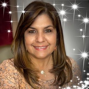 Meet your Posher, Alejandra